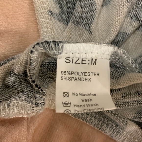 Donated Animal Print shirt size medium EUC - Picture 6 of 6